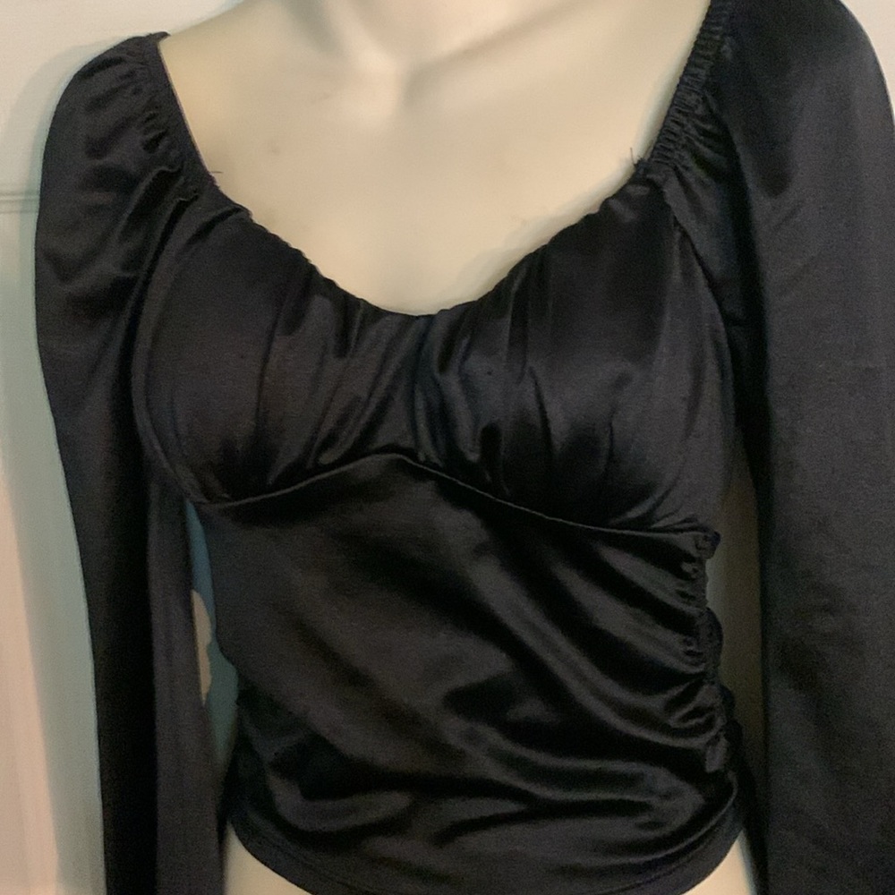 Classy Top!!! - Picture 2 of 5